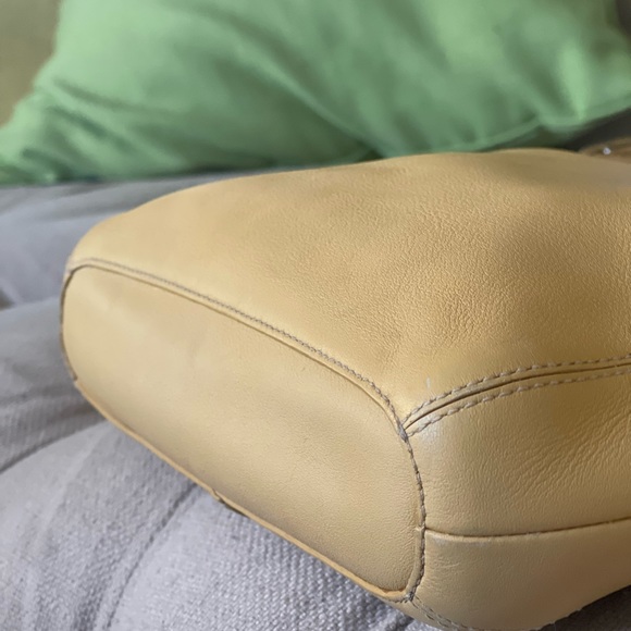 SOLD! Vintage Coach Yellow Leather Shoulder /Crossbody Handbag Purse No.9326 - Picture 3 of 11